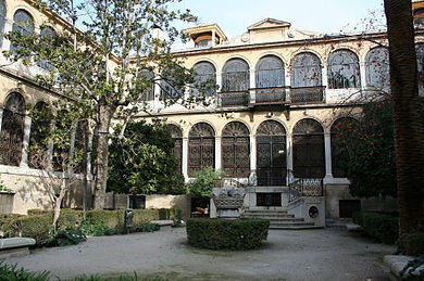 Patio de la Facultad de Traducción e Interpretación de Granada.jpg