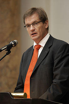 Bendt Bendtsen, okonomi- og erhvervsminister Danmark talar vid konferencen, Global outsourcing - Nordic insourcing.jpg