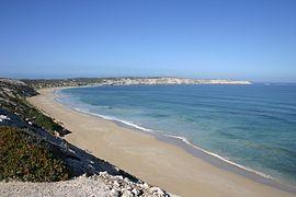 Coffin Bay National Park limestone cliffs.jpg