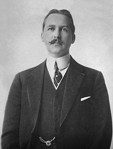 Albert Herter standing.jpg