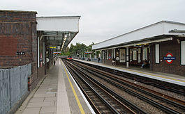 Canons Park tube station MMB 01 1996 Stock.jpg