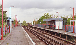 Hampton Wick station 2 geograph-3597866-by-Ben-Brooksbank.jpg