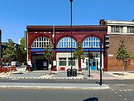 Lambeth North 2020 entrance.jpg