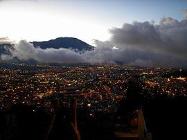 San Juan de Pasto de noche.jpg