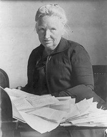 Alice Robertson LCCN2002697188 (cropped).jpg