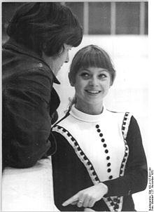 Bundesarchiv Bild 183-J1127-0021-001, Sonja Morgenstern, Jutta Müller.jpg