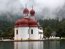 Die Kirche von St. Bartholomä am Königssee..jpg