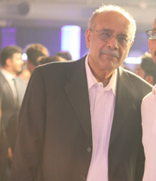 Umer Toor & Najam Sethi Pakistan Super League PSLt22 Cricket (cropped).png