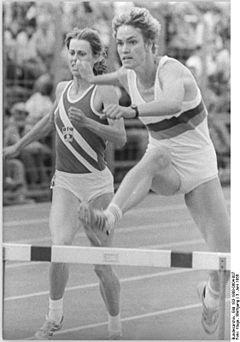 Bundesarchiv Bild 183-1988-0604-007, Cornelia Ulrich, Susanne Losch.jpg