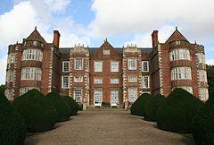 Burton Agnes Hall front view.jpg