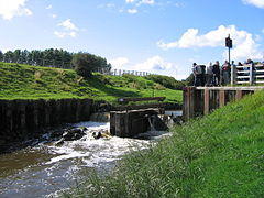 Savick Brook navigation weir; Ribble Link - geograph.org.uk - 949603.jpg