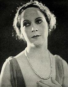 Claire Du Brey who.jpg