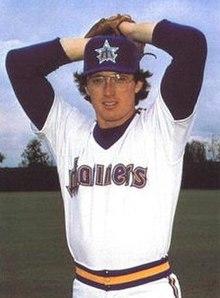 Mike Parrott - Seattle Mariners - 1981.jpg