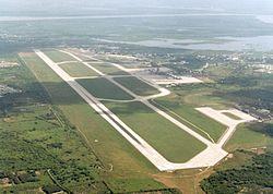 Pista del Aeropuerto Internacional Ernesto Cortissoz - panoramio.jpg
