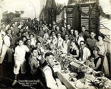 Group portrait of Passover Seder, Manila, Philippines, 1925.jpg