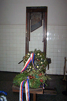 Pamatnik pankrac 02.JPG