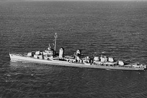 USS Brownson (DD-518) underway at sea, circa in early 1943 (NH 107241).jpg
