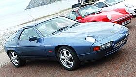 Porsche 928S4 (1990) (34829893216).jpg