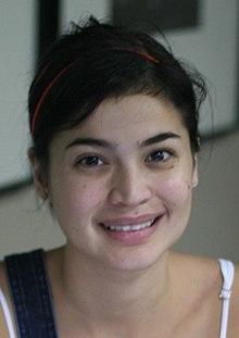 Anne Curtis, 2009 (cropped).jpg