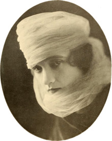 Constance Talmadge 1917.png