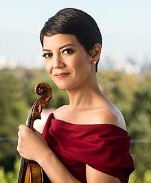 Anne Akiko Meyers in California in November 2017. Photo by David Zentz.