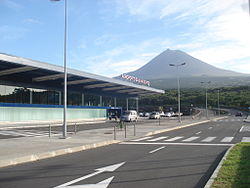 PIC MAD Ban AeroportoPico terminalMountain.JPG