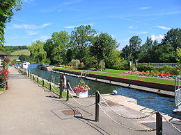 Mapledurham Lock.jpg