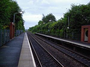 Halewood railway station in 2006.jpg