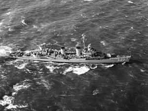USS Conway (DDE-507) underway on 6 December 1950 (24746297).jpg