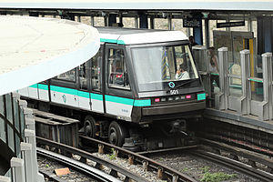 Métro de Paris, station Bastille, ligne 1 02.jpg