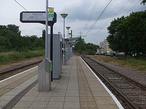Belgrave Walk tramstop look west.JPG