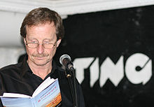 Kjartan Fløgstad cafe sting.jpg