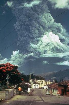 Volcan de Fuego October 1974 eruption.jpg