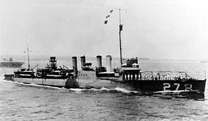 USS Henshaw (DD-278) underway during the middle or later 1920s (NH 67745).jpg