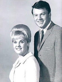 Draper and Molly Bee as hosts of the country music television program Swingin' Country, 1967