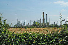Humber refinery looking south from Nicholson Road.jpg