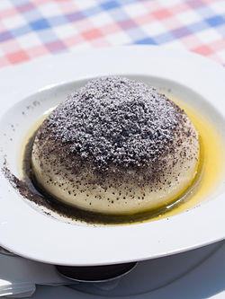2015 0723 Germknödel Buttersoße Gaislachalm Sölden.jpg