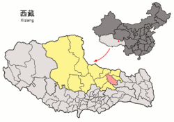 Location of Biru County (red) within Nagqu City (yellow) and the Tibet Autonomous Region