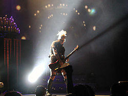 Sköld performing live with Marilyn Manson in 2007