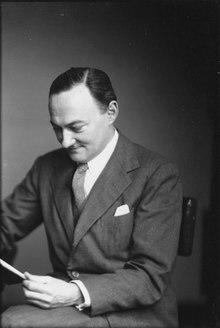 Sir (Reginald) Patrick Linstead 1945 by Walter Stoneman.jpg