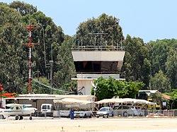 Herzlia airport tower.jpg