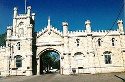 Rosehill-Chicago-maingate.jpg