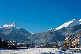 Bansko ski resort (23917454674).jpg