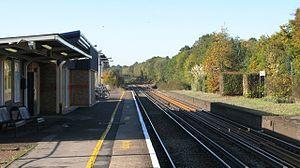 Walton-on-Thames station (2) - geograph.org.uk - 1042222.jpg