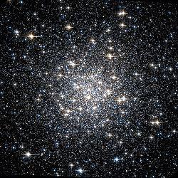 Messier 56 Hubble WikiSky.jpg