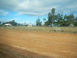 Outskirts of Anakie - panoramio.jpg