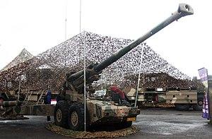 SANDF Armed Forces Day 2017 - South African Army G5 155mm howitzer (32892350632).jpg