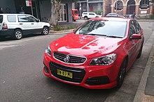 2013 Holden Commodore (VF MY14) SV6 sedan (2013-07-18) 01.jpg