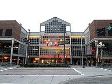 Bellevue square outside.jpg
