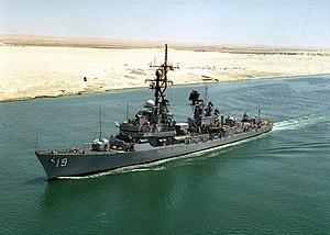 USS Tattnall (DDG-19) transiting the Suez Canal on 22 August 1990 (NH 106741-KN).jpg